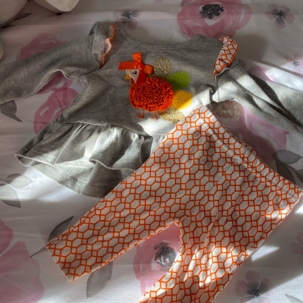 Baby girl’s Thanksgiving outfit